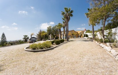 Resale - House - Detached Villa - Benahavís - Benahavís Centro