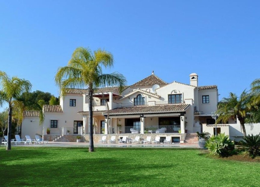 Resale - House - Detached Villa - Estepona - Cancelada