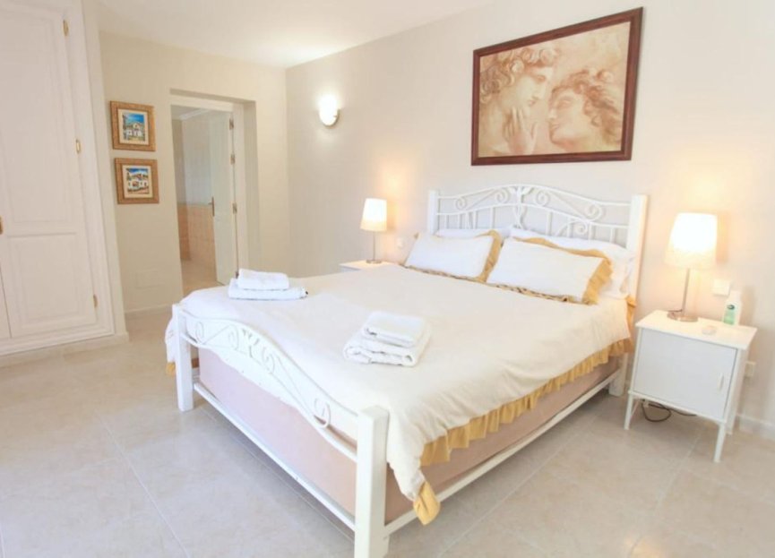 Resale - House - Detached Villa - Estepona - Cancelada