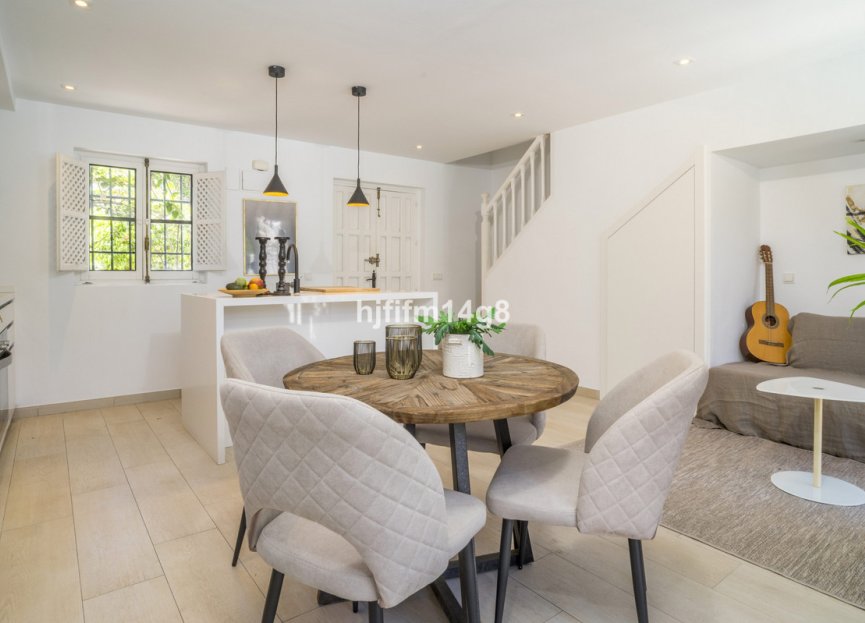 Resale - House - Townhouse - Marbella - Nueva Andalucia