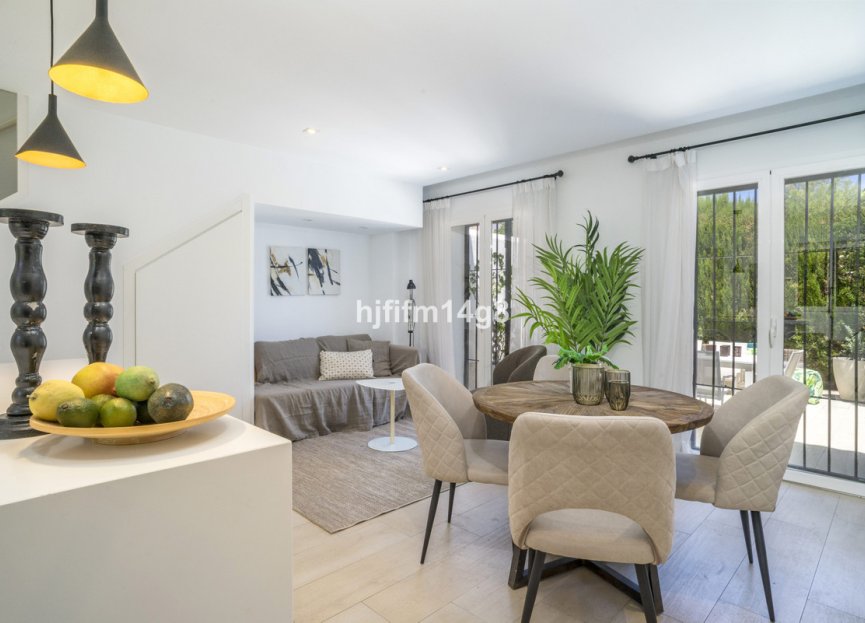 Resale - House - Townhouse - Marbella - Nueva Andalucia