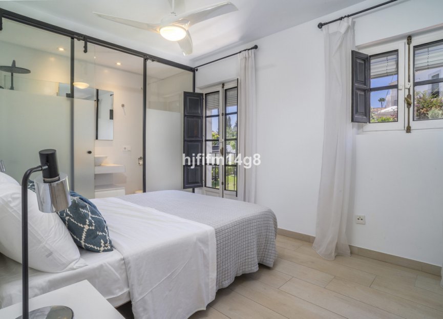 Resale - House - Townhouse - Marbella - Nueva Andalucia