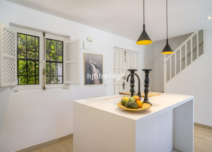 Resale - House - Townhouse - Marbella - Nueva Andalucia