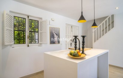 Resale - House - Townhouse - Marbella - Nueva Andalucia
