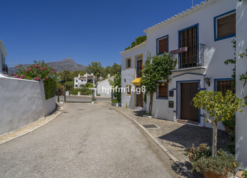 Resale - House - Townhouse - Marbella - Nueva Andalucia