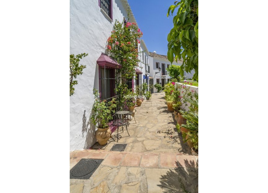 Resale - House - Townhouse - Marbella - Nueva Andalucia