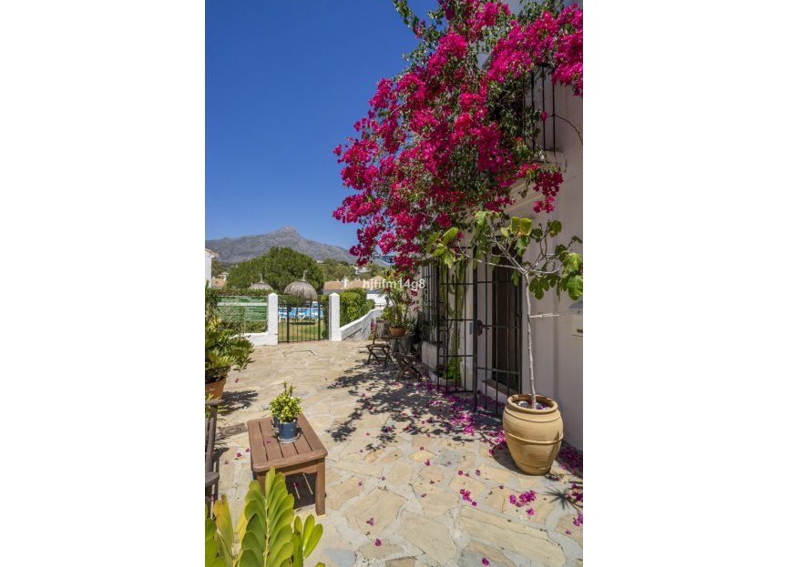 Resale - House - Townhouse - Marbella - Nueva Andalucia