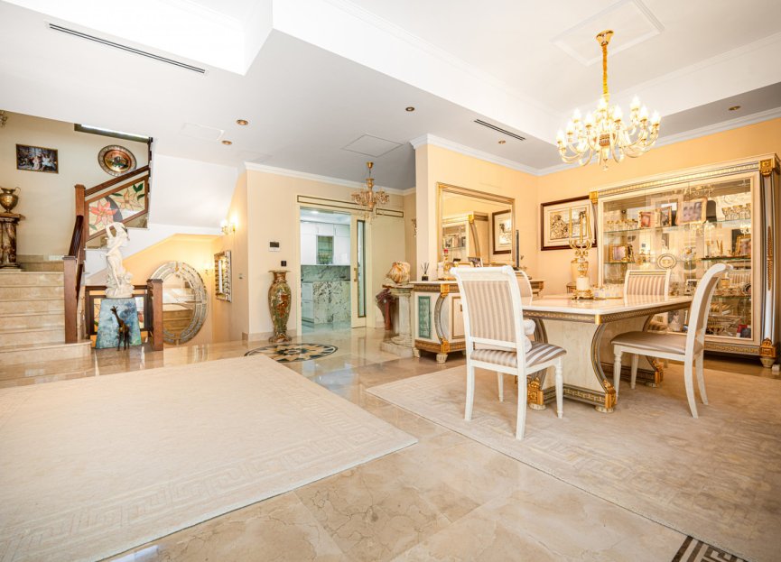 Resale - House - Detached Villa - Marbella - Marbella Centro