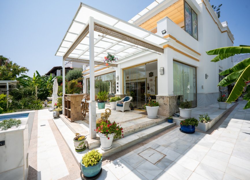 Resale - House - Detached Villa - Marbella - Marbella Centro