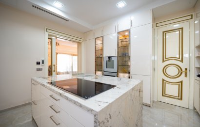 Resale - House - Detached Villa - Marbella - Marbella Centro