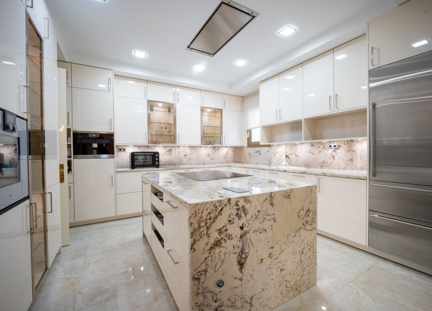 Resale - House - Detached Villa - Marbella - Marbella Centro