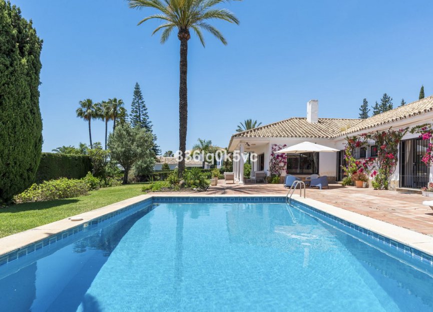 Resale - House - Detached Villa - Marbella - Las Chapas