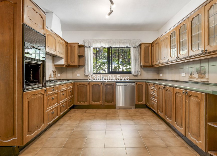 Resale - House - Detached Villa - Marbella - Las Chapas