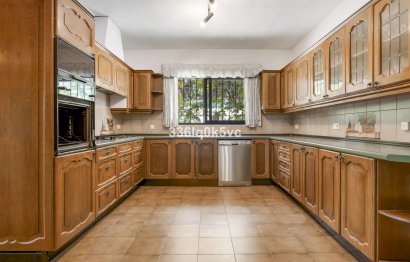 Resale - House - Detached Villa - Marbella - Las Chapas