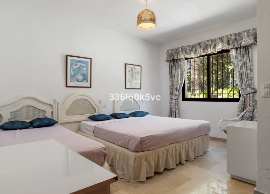 Resale - House - Detached Villa - Marbella - Las Chapas
