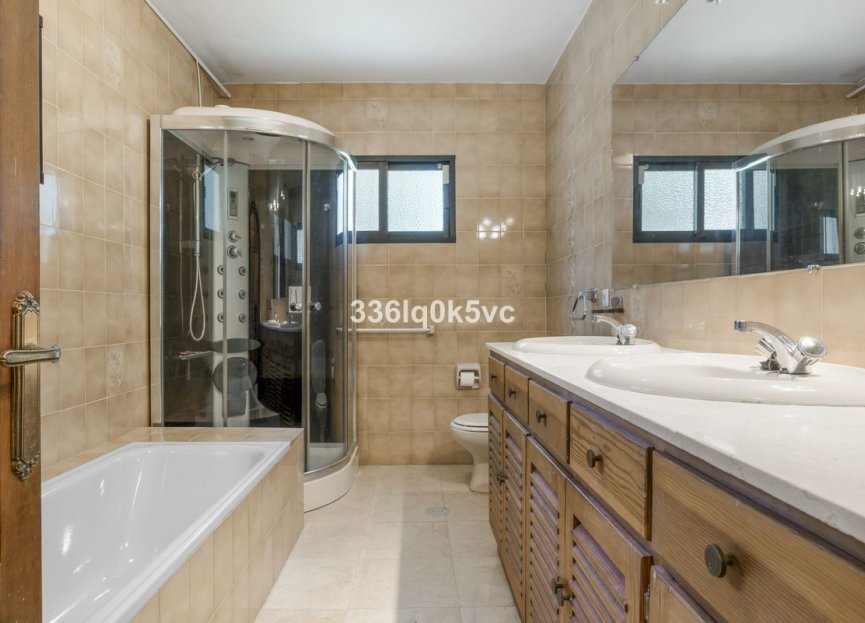 Resale - House - Detached Villa - Marbella - Las Chapas