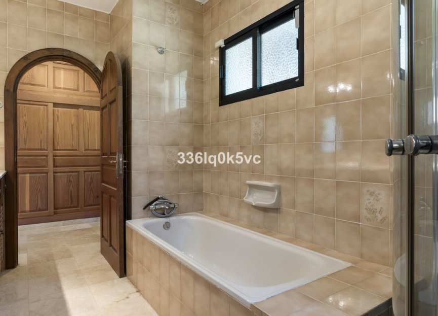 Resale - House - Detached Villa - Marbella - Las Chapas