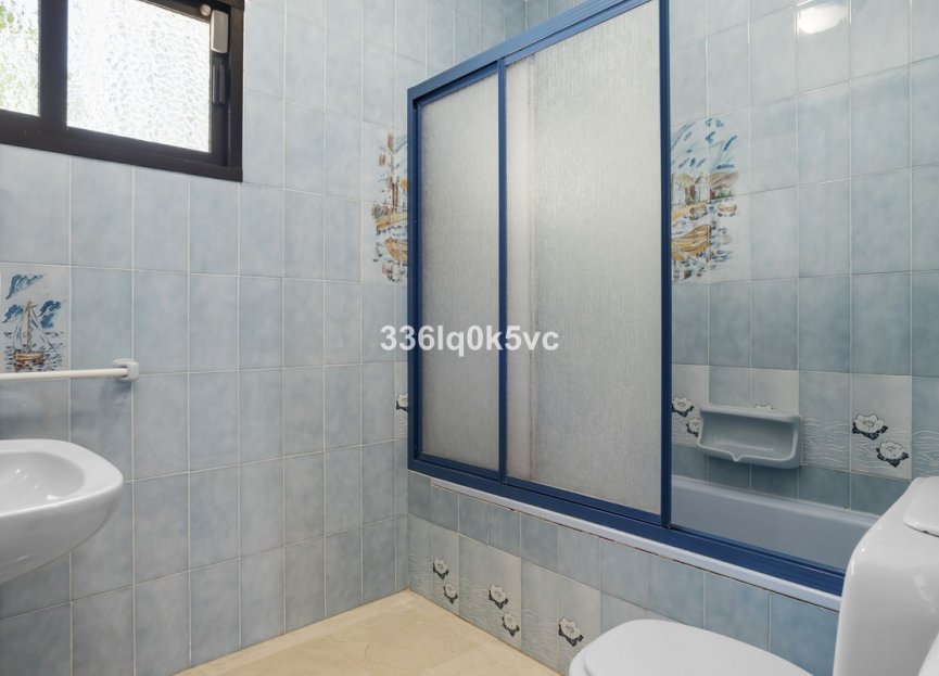 Resale - House - Detached Villa - Marbella - Las Chapas