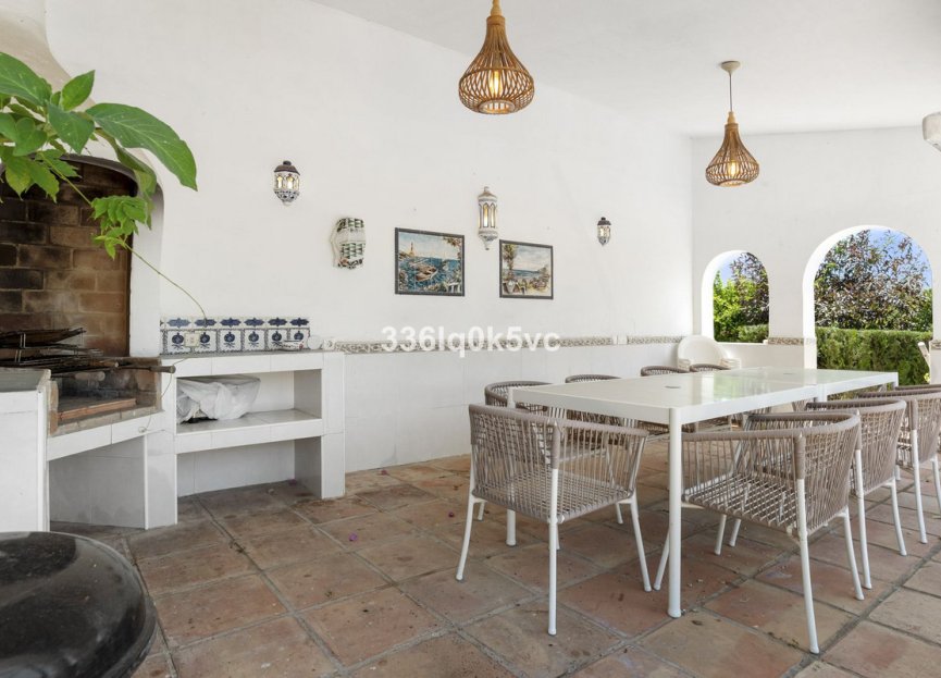 Resale - House - Detached Villa - Marbella - Las Chapas