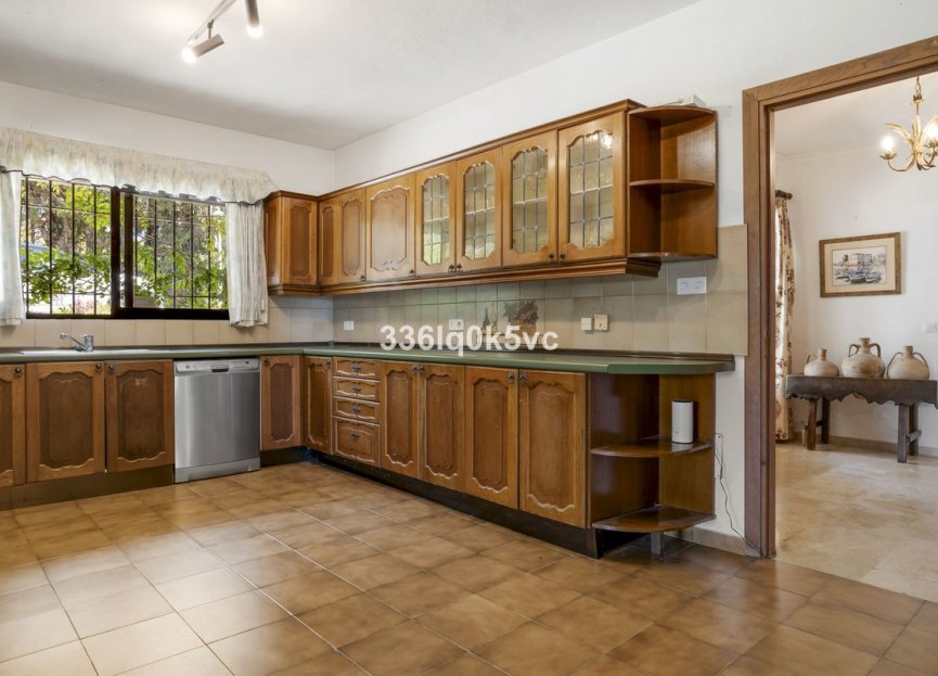 Resale - House - Detached Villa - Marbella - Las Chapas