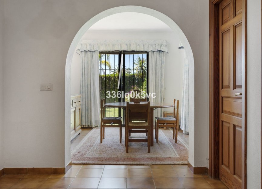 Resale - House - Detached Villa - Marbella - Las Chapas