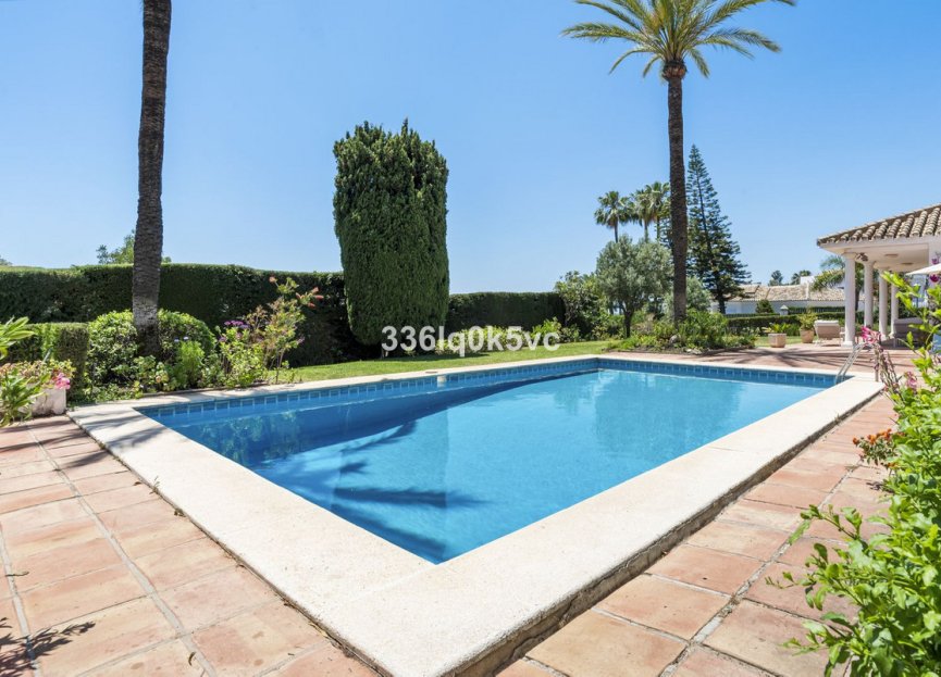 Resale - House - Detached Villa - Marbella - Las Chapas