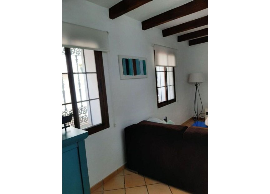 Resale - House - Semi-Detached House - Estepona - Estepona Centro