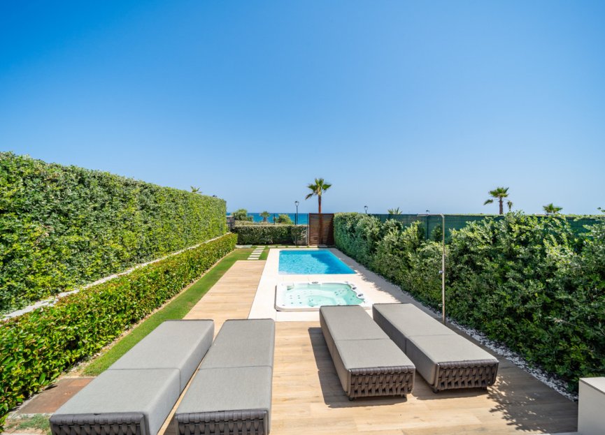 Resale - House - Townhouse - Estepona - Estepona Centro