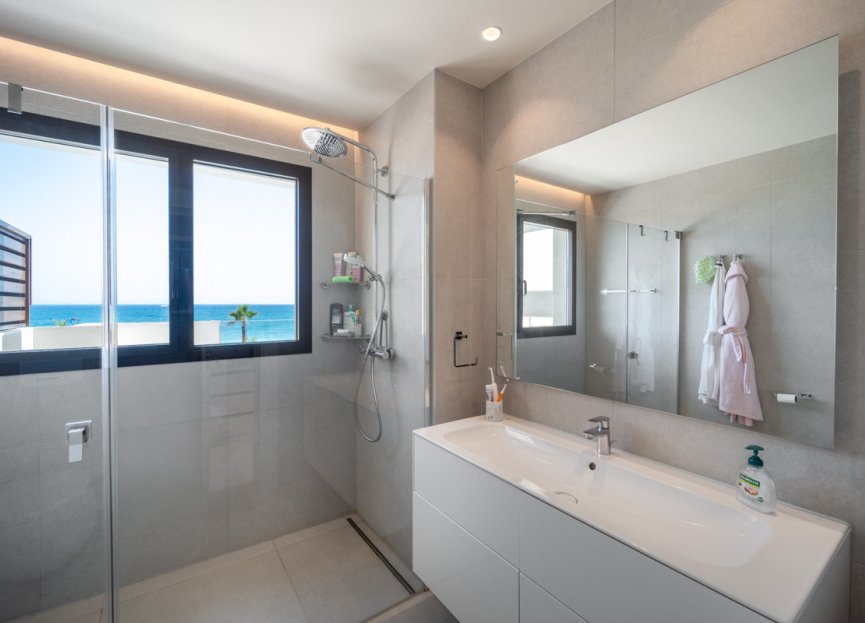 Resale - House - Townhouse - Estepona - Estepona Centro