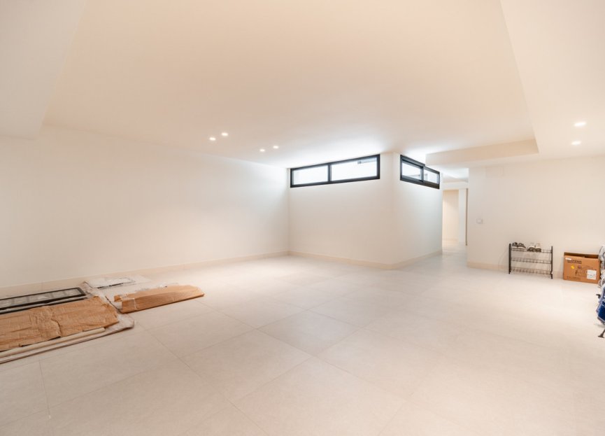 Resale - House - Townhouse - Estepona - Estepona Centro