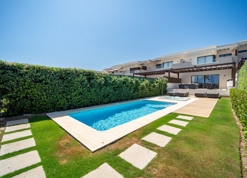 Resale - House - Townhouse - Estepona - Estepona Centro