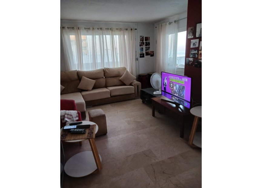 Resale - Apartment - Middle Floor Apartment - Estepona - Estepona Centro