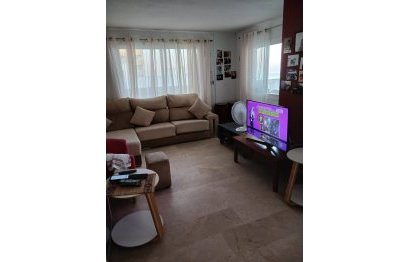 Resale - Apartment - Middle Floor Apartment - Estepona - Estepona Centro