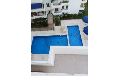 Resale - Apartment - Middle Floor Apartment - Estepona - Estepona Centro