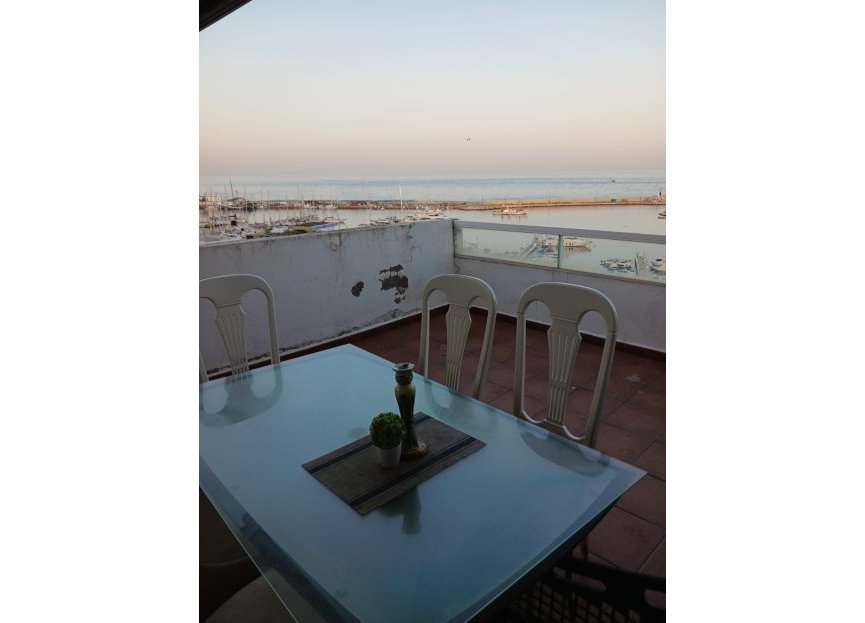 Resale - Apartment - Middle Floor Apartment - Estepona - Estepona Centro