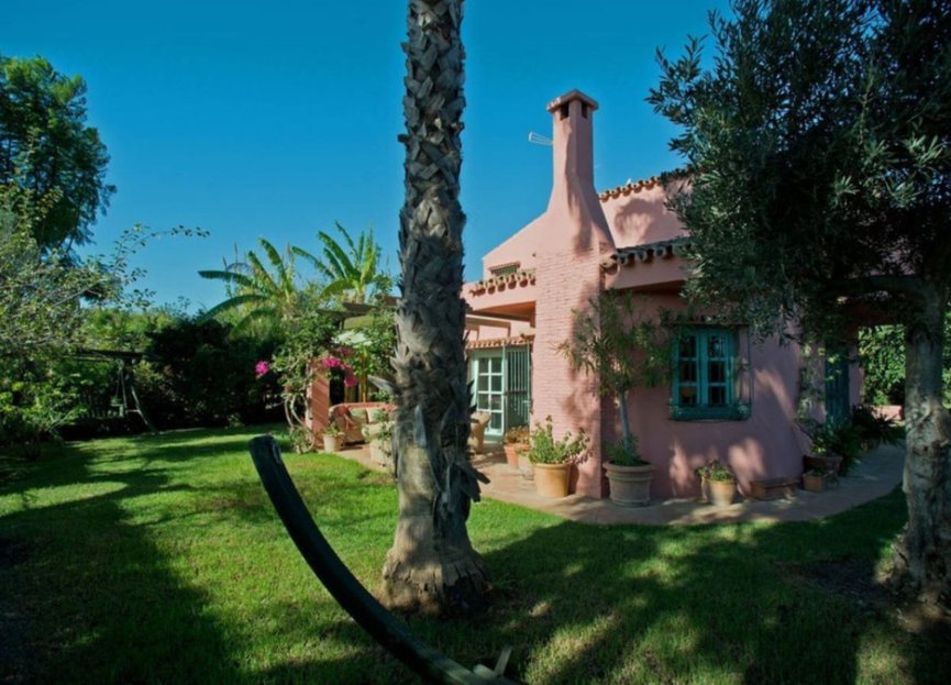 Resale - House - Finca - Cortijo - Estepona - Estepona Centro