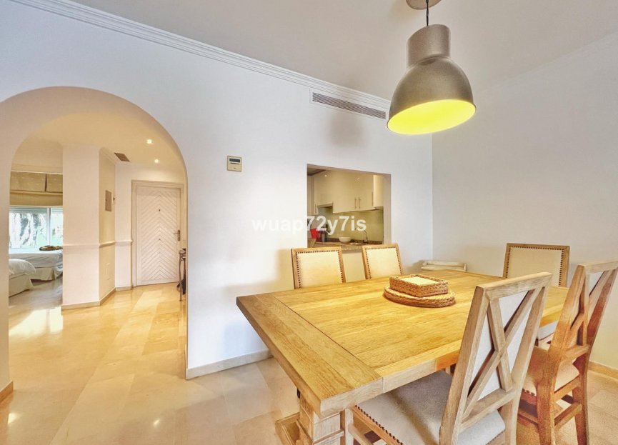 Resale - Apartment - Middle Floor Apartment - Estepona - Estepona Centro