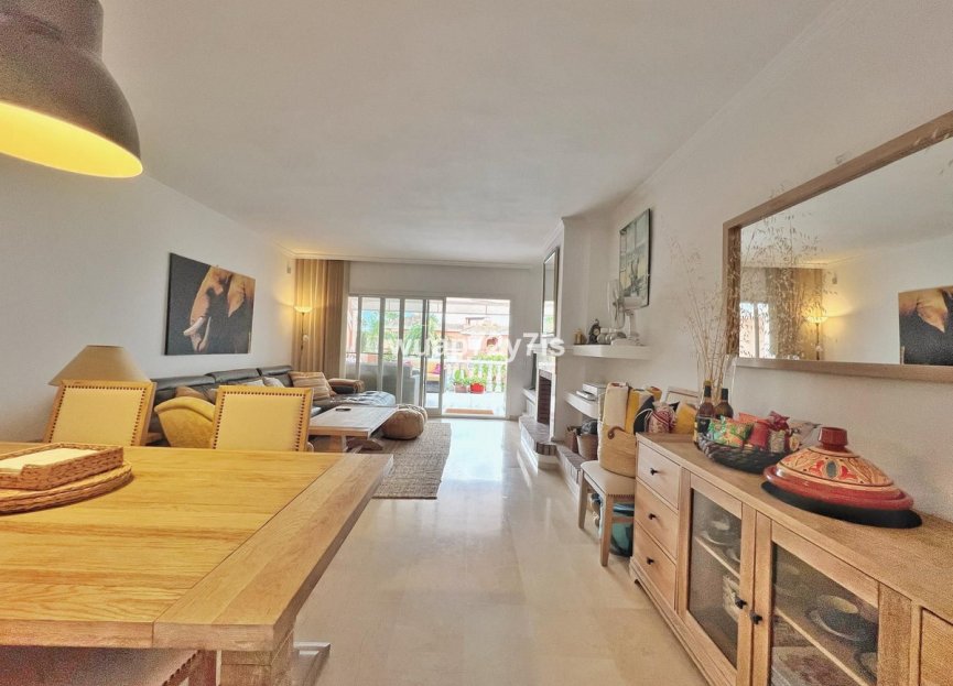 Resale - Apartment - Middle Floor Apartment - Estepona - Estepona Centro