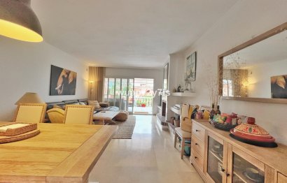 Resale - Apartment - Middle Floor Apartment - Estepona - Estepona Centro