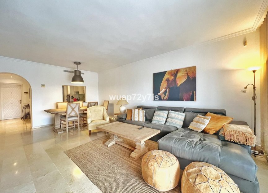 Resale - Apartment - Middle Floor Apartment - Estepona - Estepona Centro