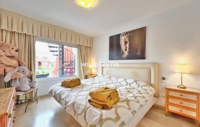 Resale - Apartment - Middle Floor Apartment - Estepona - Estepona Centro