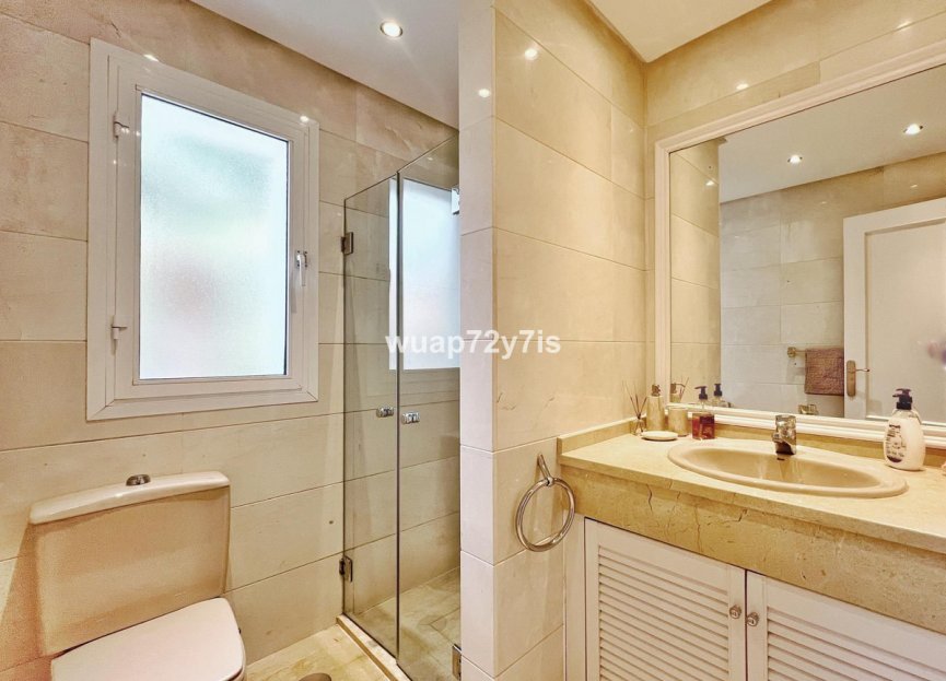 Resale - Apartment - Middle Floor Apartment - Estepona - Estepona Centro