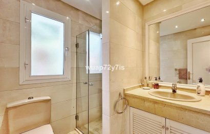 Resale - Apartment - Middle Floor Apartment - Estepona - Estepona Centro