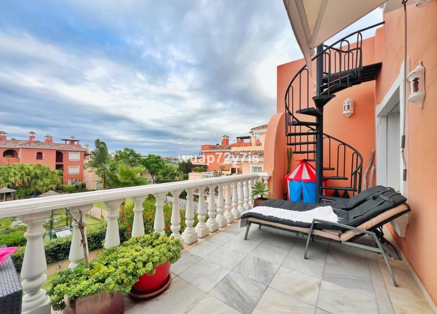 Resale - Apartment - Middle Floor Apartment - Estepona - Estepona Centro