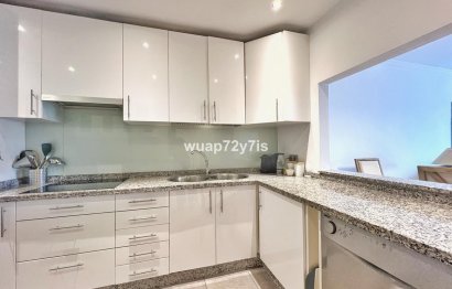 Resale - Apartment - Middle Floor Apartment - Estepona - Estepona Centro