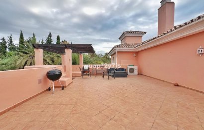 Resale - Apartment - Middle Floor Apartment - Estepona - Estepona Centro