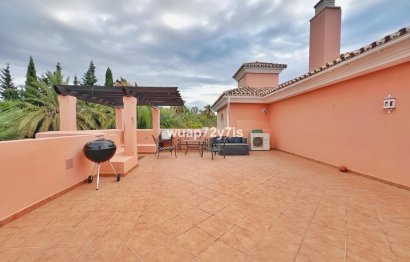 Resale - Apartment - Middle Floor Apartment - Estepona - Estepona Centro