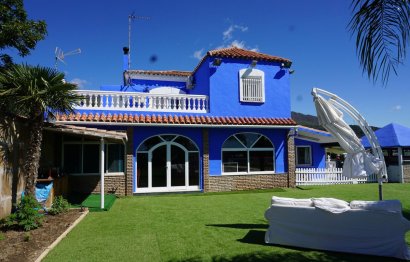 Resale - House - Finca - Cortijo - Estepona - Estepona Centro