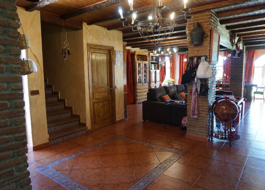 Resale - House - Finca - Cortijo - Estepona - Estepona Centro