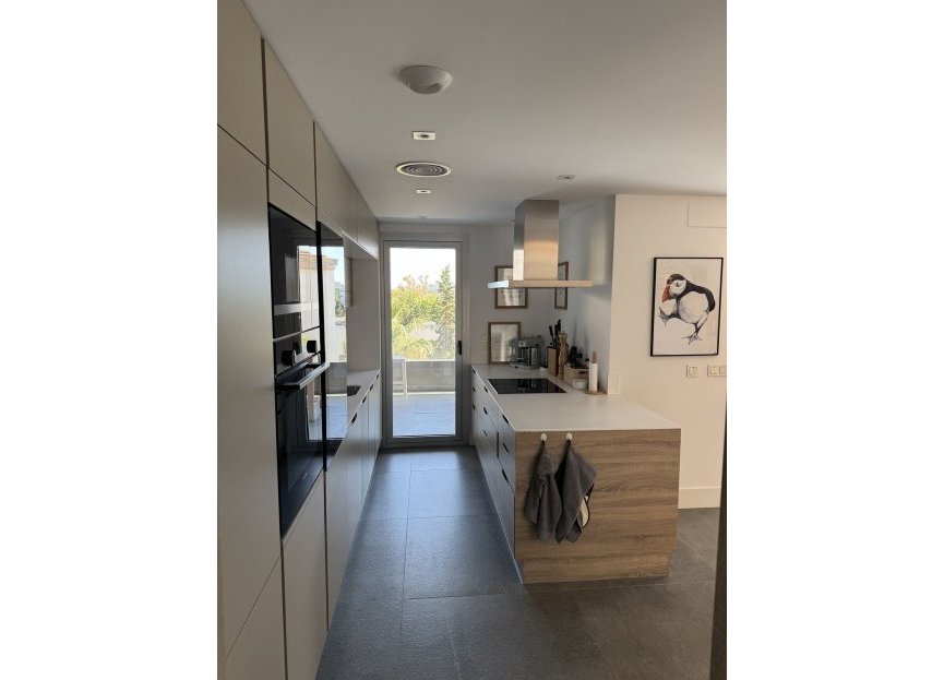 Resale - Apartment - Penthouse - Marbella - Nueva Andalucia